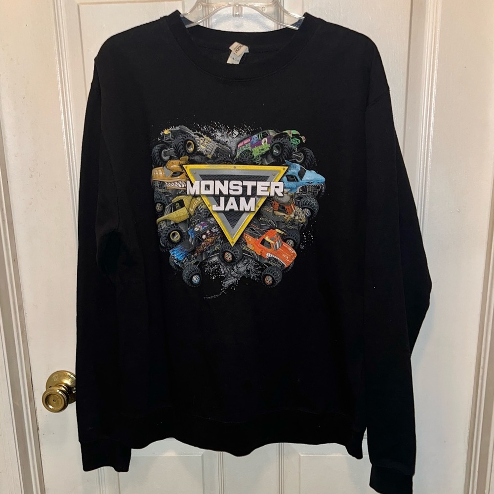 MONSTER JAM Long Sleeve Graphic Sweatshirt. Sz M.